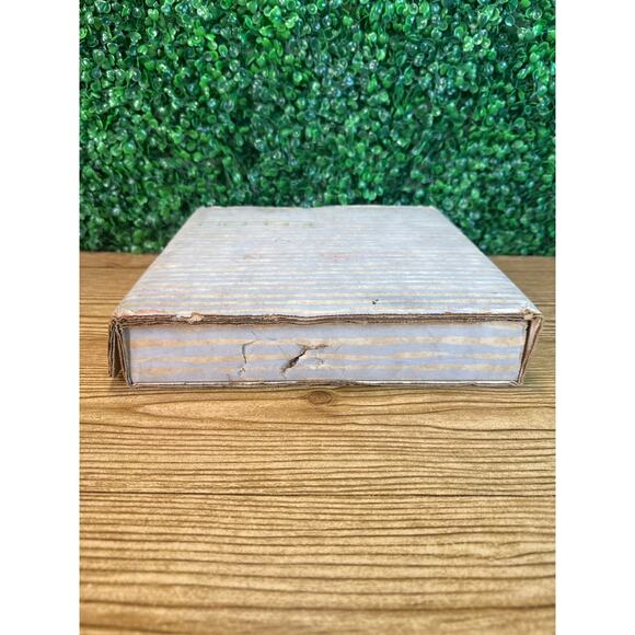 Elvis Presley, Delphi 1990 Looking at a Legend Plate #5 Elvis And Gladys - Picture 9 of 10